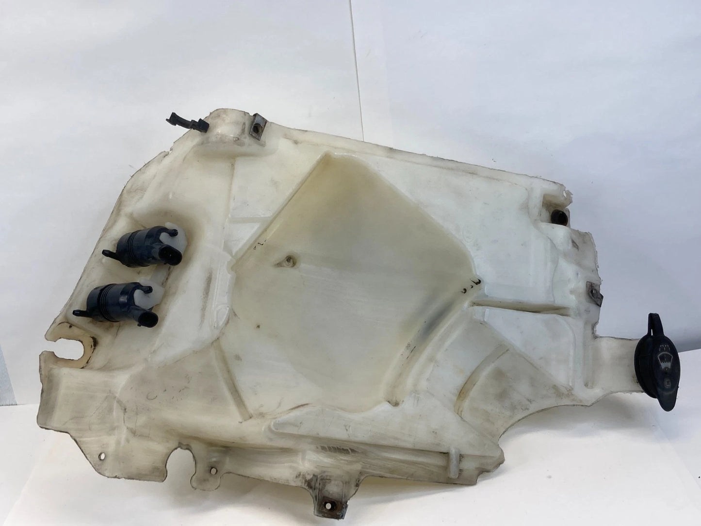 2002-2009 CHEVROLET TRAILBLAZER WINDSHIELD WIPER WASHER FLUID RESERVOIR W/ CAP