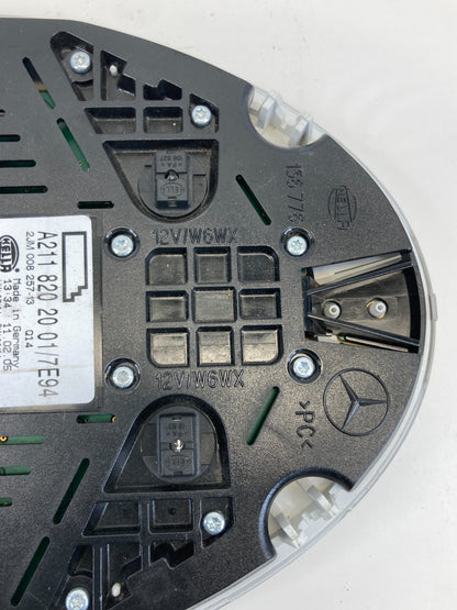 2006 Mercedes-Benz CLS500 Rear Overhead Dome Reading Light Lamp A211-820-20-01