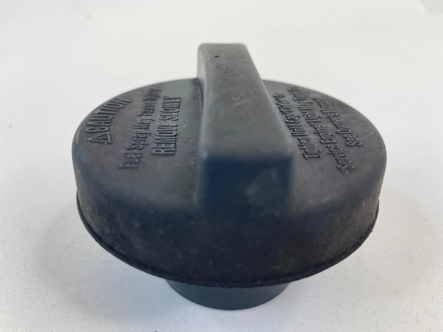 2001 02 03 04 05 2006 CHRYSLER SEBRING CONVERTIBLE FUEL FILLER GAS CAP LID COVER