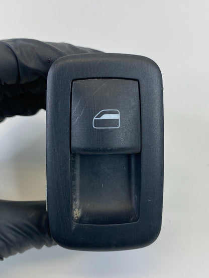 2009-2014 VW Routan Rear Right Sliding Door Power Window Switch 68020400AC OEM