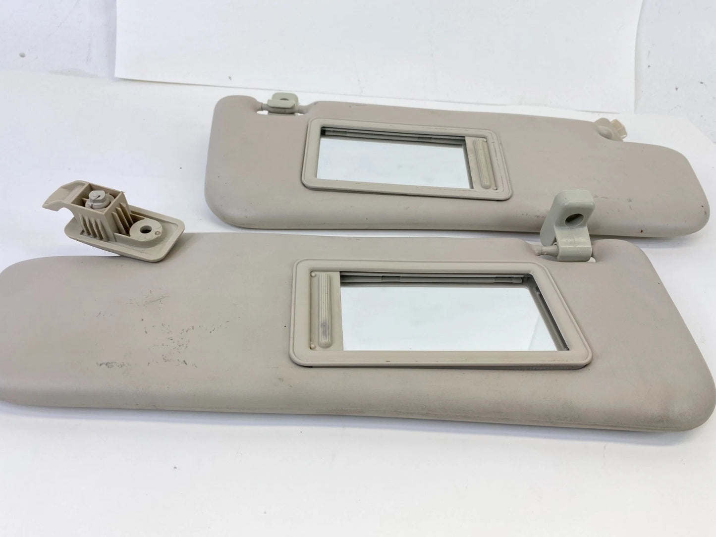 2012-2016 FIAT 500 HATCHBACK FRONT LEFT & RIGHT SIDE SUNVISOR SUN VISOR OEM