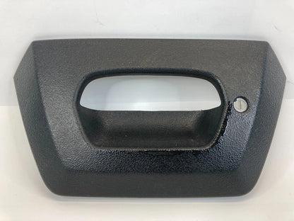 03 04 05 06 CHEVROLET AVALANCHE 1500 TAILGATE LATCH HANDLE BEZEL 93440179 OEM
