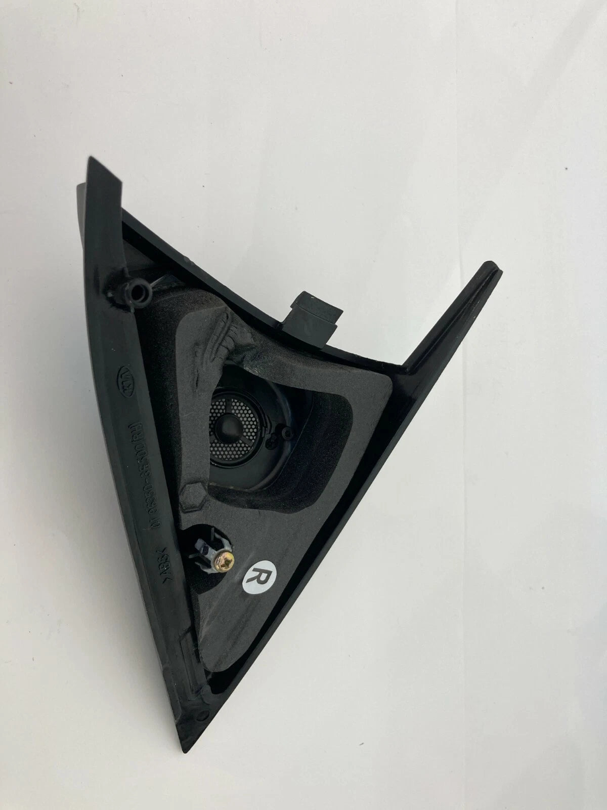 2003-2006 KIA SORENTO FRONT RIGHT PASSENGER SIDE TWEETER COVER TRIM 96350-3E500