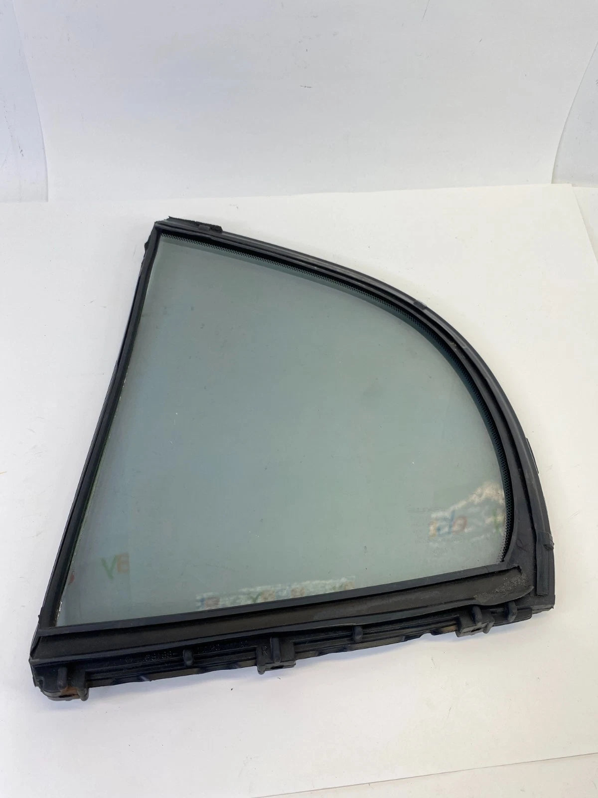 98-05 LEXUS GS300 RIGHT PASSENGER SIDE REAR DOOR VENT GLASS WINDOW 68188-30120