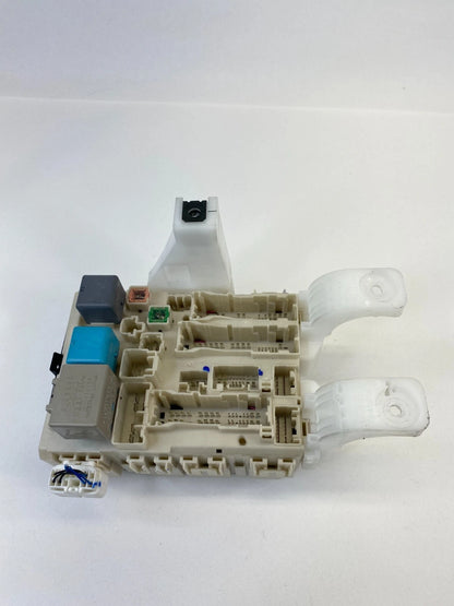 2004-2009 TOYOTA PRIUS INTERIOR DASH CABIN FUSE BOX RELAY JUNCTION UNIT