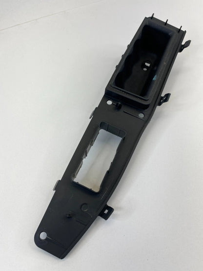 2011-2017 JEEP PATRIOT REAR LEFT DOOR WINDOW SWITCH BEZEL TRIM W/PULL HANDLE