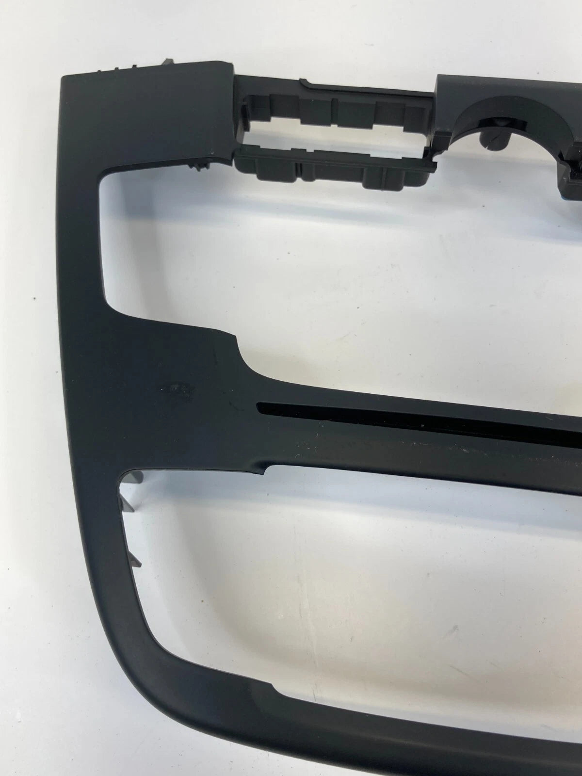 2011-2013 BUICK REGAL CENTER DASH RADIO & CLIMATE CONTROL TRIM BEZEL 13273253