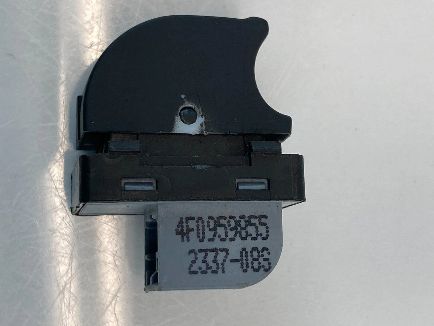 2007-2011 AUDI Q7 FRONT RIGHT PASSENGER DOOR WINDOW CONTROL SWITCH 4F09598552337