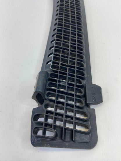 2005-2008 DODGE MAGNUM FRONT RIGHT SIDE COWL PANEL TOP PANEL GRILL GRILLE OEM