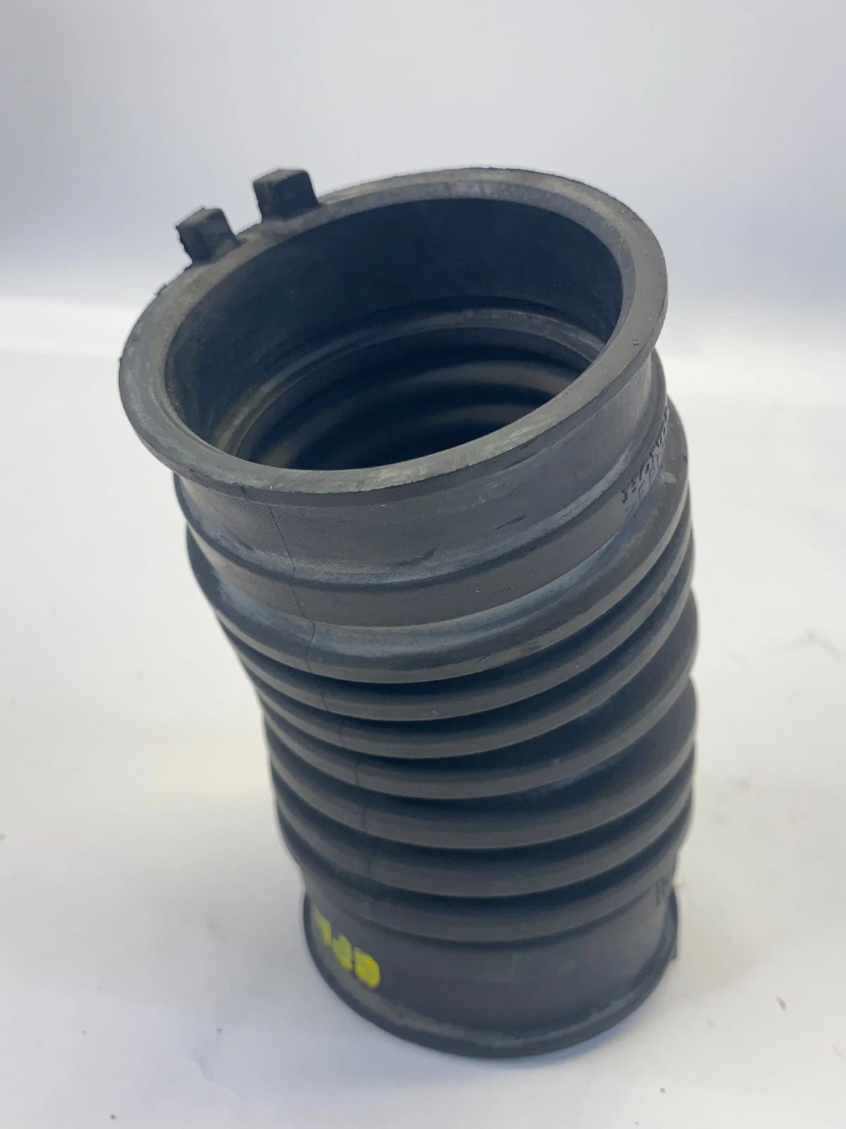 06-11 HONDA CIVIC COUPE 1.8L AIR CLEANER INTAKE HOSE TUBE DUCT TO RESONATOR OEM