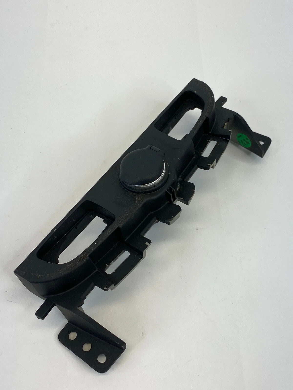 2013-2015 CHEVROLET MALIBU DASH POWER OUTLET W/ BEZEL TRIM PANEL COVER OEM