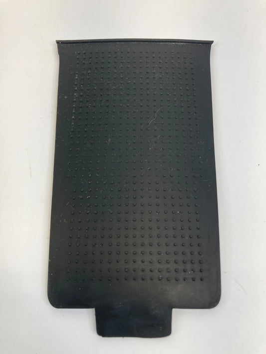 2003-2006 CHEVROLET AVALANCHE 1500 FRONT DASH CONSOLE STORAGE RUBBER MAT INSERT