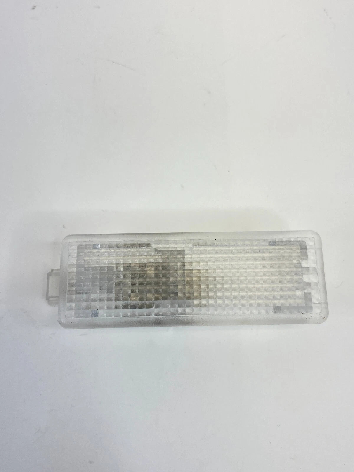 2002 2003 2004 2005 BMW 745I 745LI DASH GLOVE BOX LIGHT COMPARTMENT LAMP 6902911