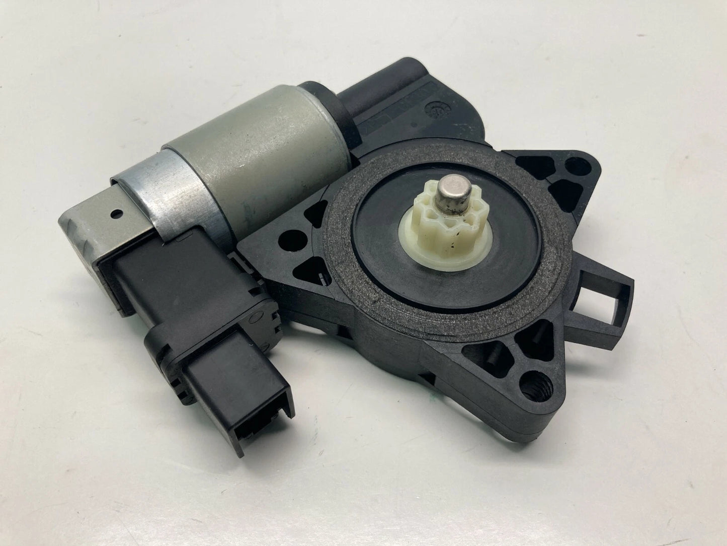 2003-2008 MAZDA 6 2004-2009 MAZDA 3 FRONT RIGHT POWER WINDOW MOTOR GJ6A5858X OEM