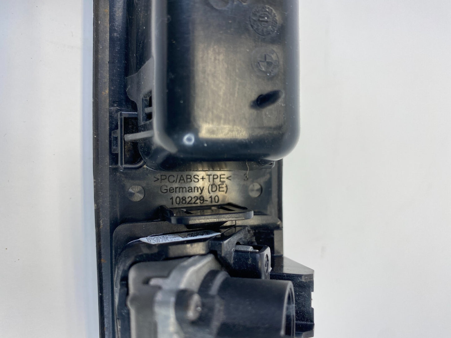 2011-2013 BMW X3 Rear Trunk Tailgate Outer Handle Switch W/ Camera 108229-10 OEM