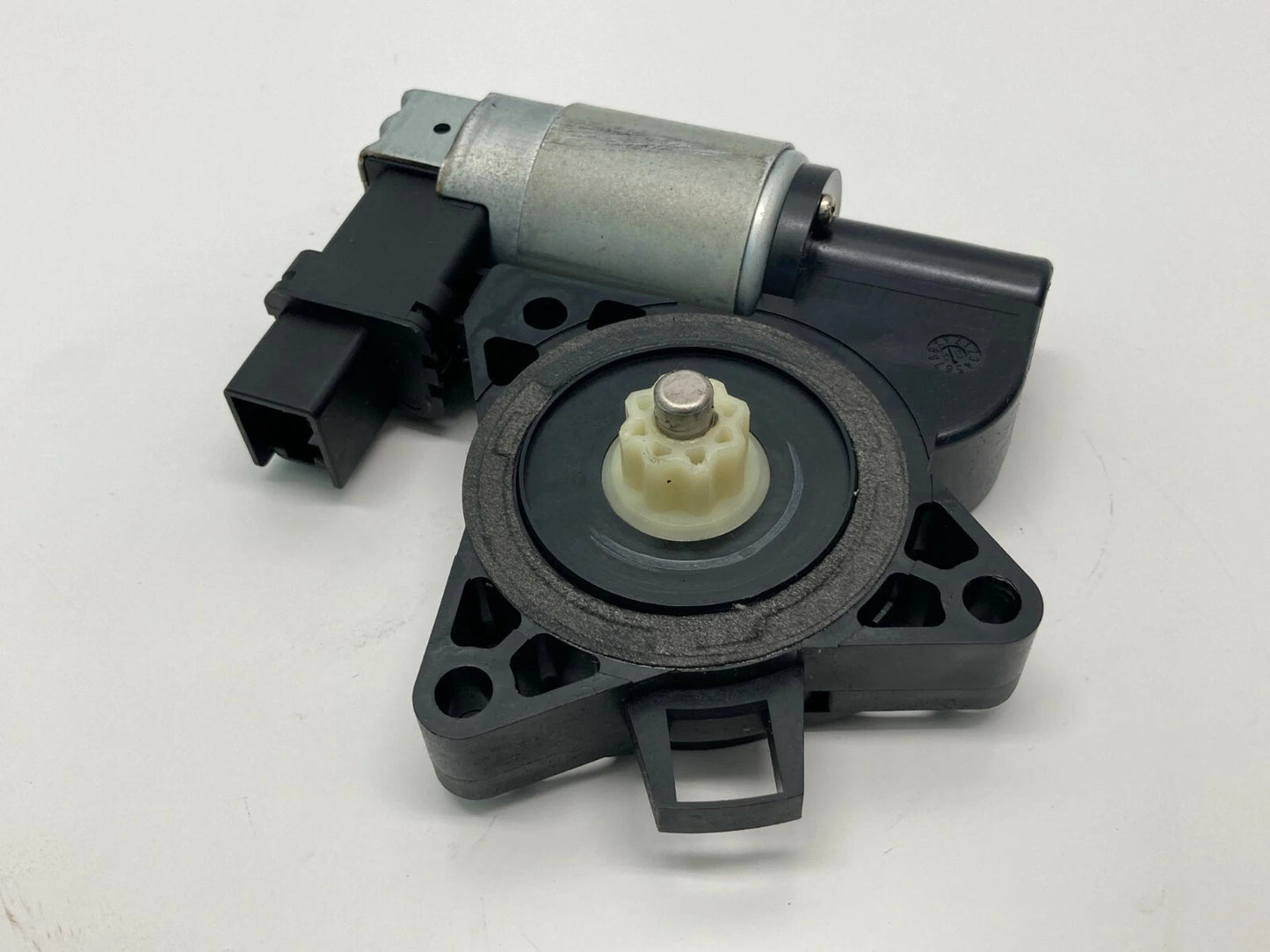 03-08 MAZDA6 04-09 MAZDA3 FRONT RIGHT PASSENGER SIDE DOOR WINDOW MOTOR GJ6A5858X