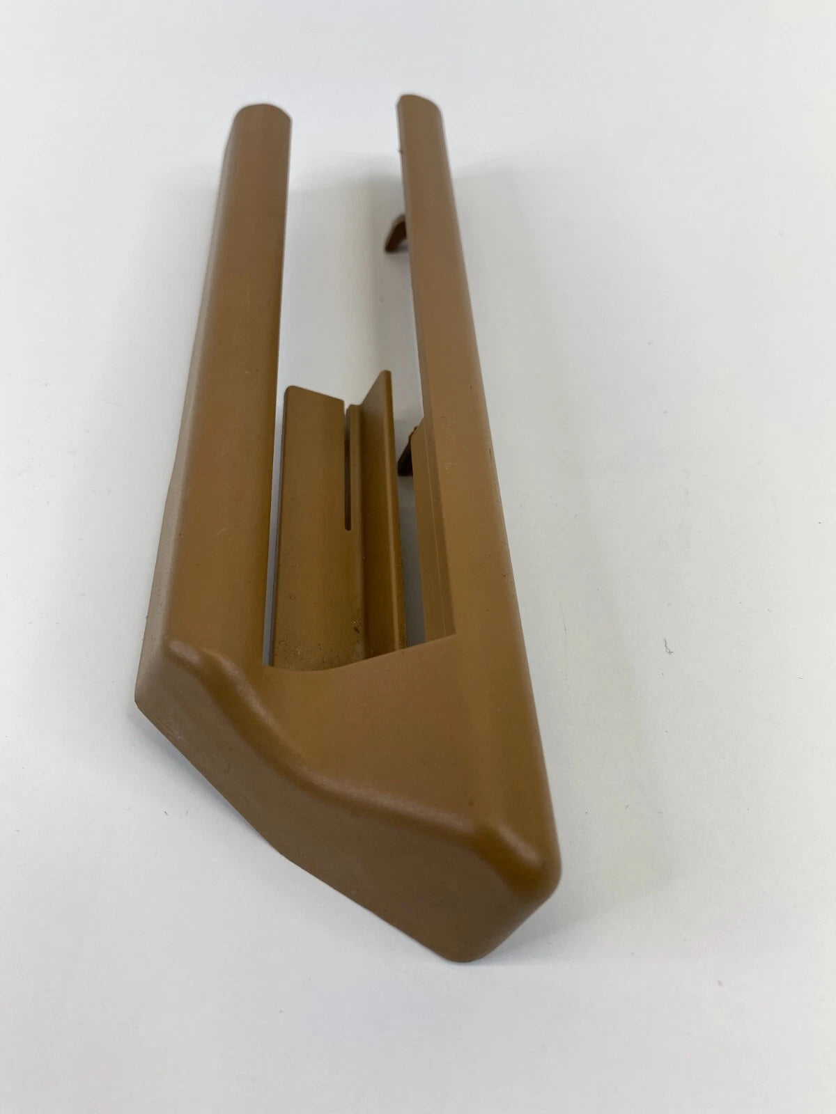 2002-2005 BMW 745I FRONT RIGHT SEAT TRACK INNER END COVER TRIM CAP 704608290 OEM