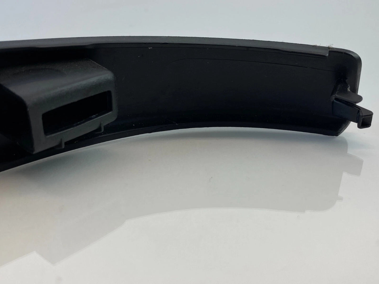 2009-2012 CHEVROLET TRAVERSE REAR RIGHT INNER DOOR PULL HANDLE COVER 15948057