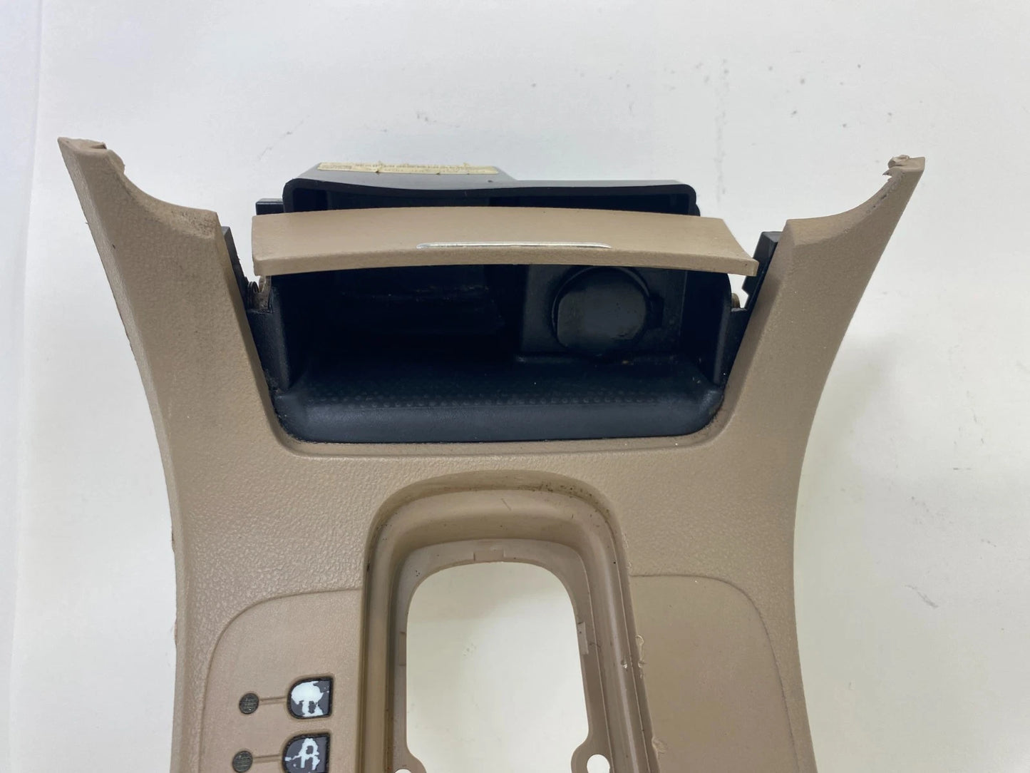 08-12 CHEVY MALIBU AUTO TRANS CENTER CONSOLE SHIFTER BEZEL W/ ASHTRAY 20997063