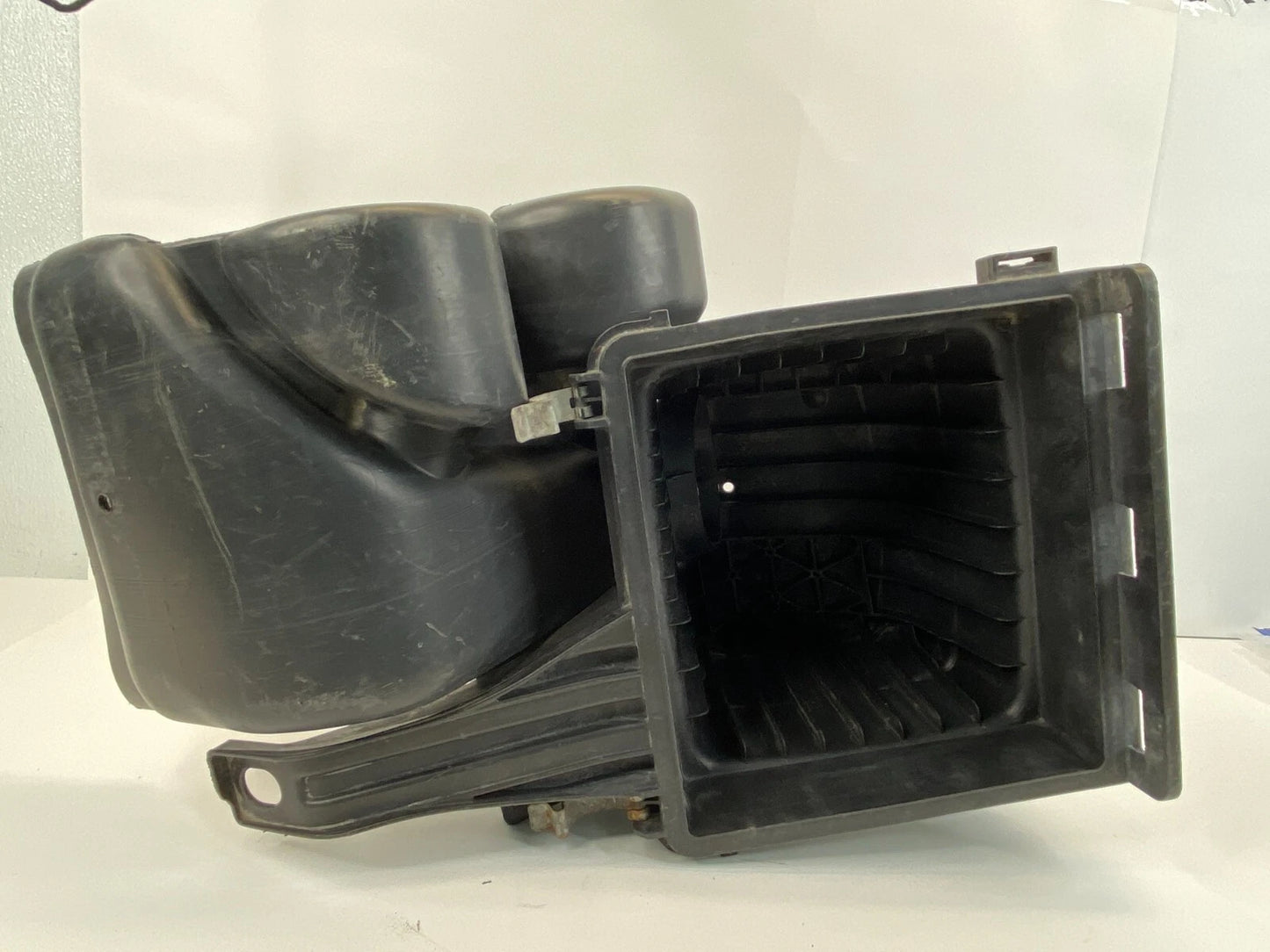 2009 2010 DODGE JOURNEY 3.5L AIR CLEANER INTAKE HOUSING LOWER OEM 04891896AB