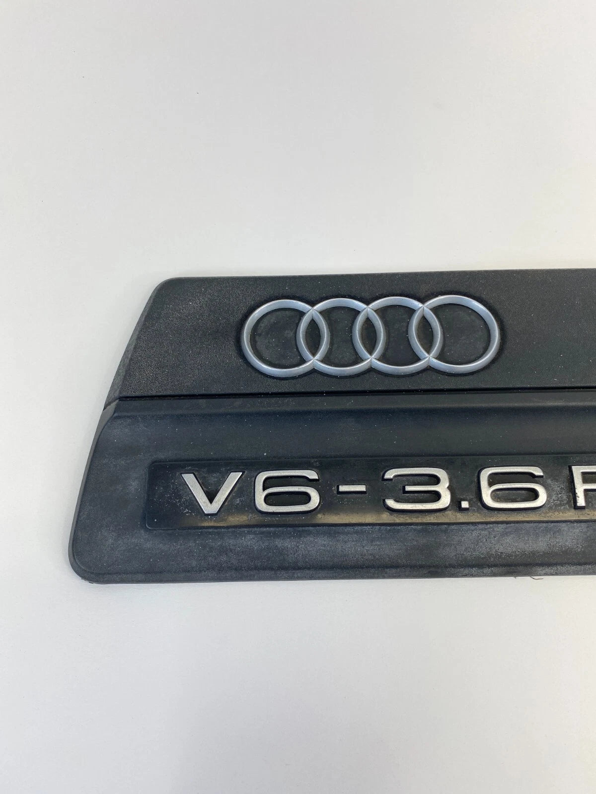 2007 2008 2009 2010 AUDI Q7 3.6L A/T UPPER MOTOR ENGINE COVER TRIM 03H103925C