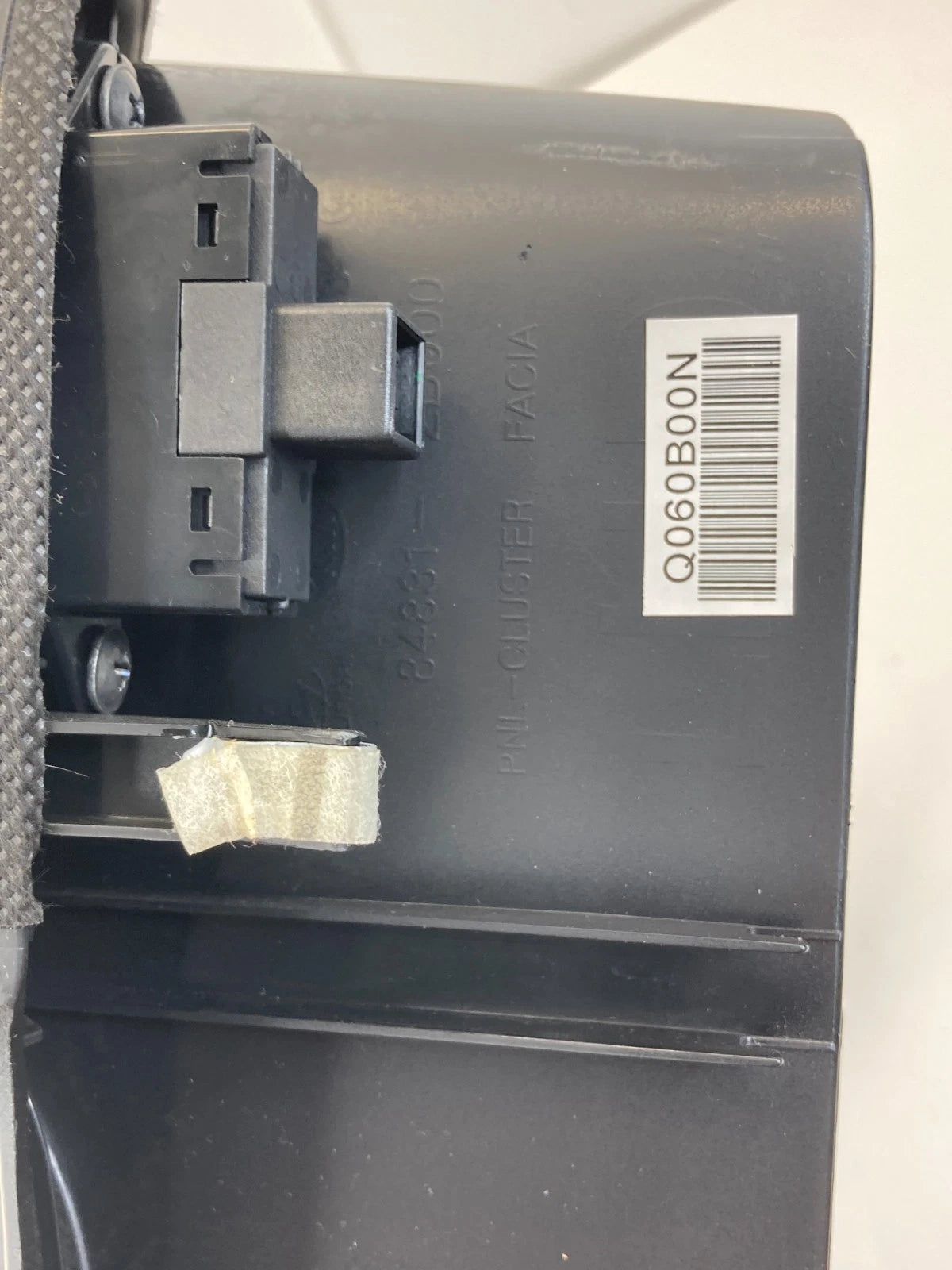 2007-2012 Hyundai Santa Fe Dash Speedometer Cluster Bezel Trim 84831-2B000 OEM