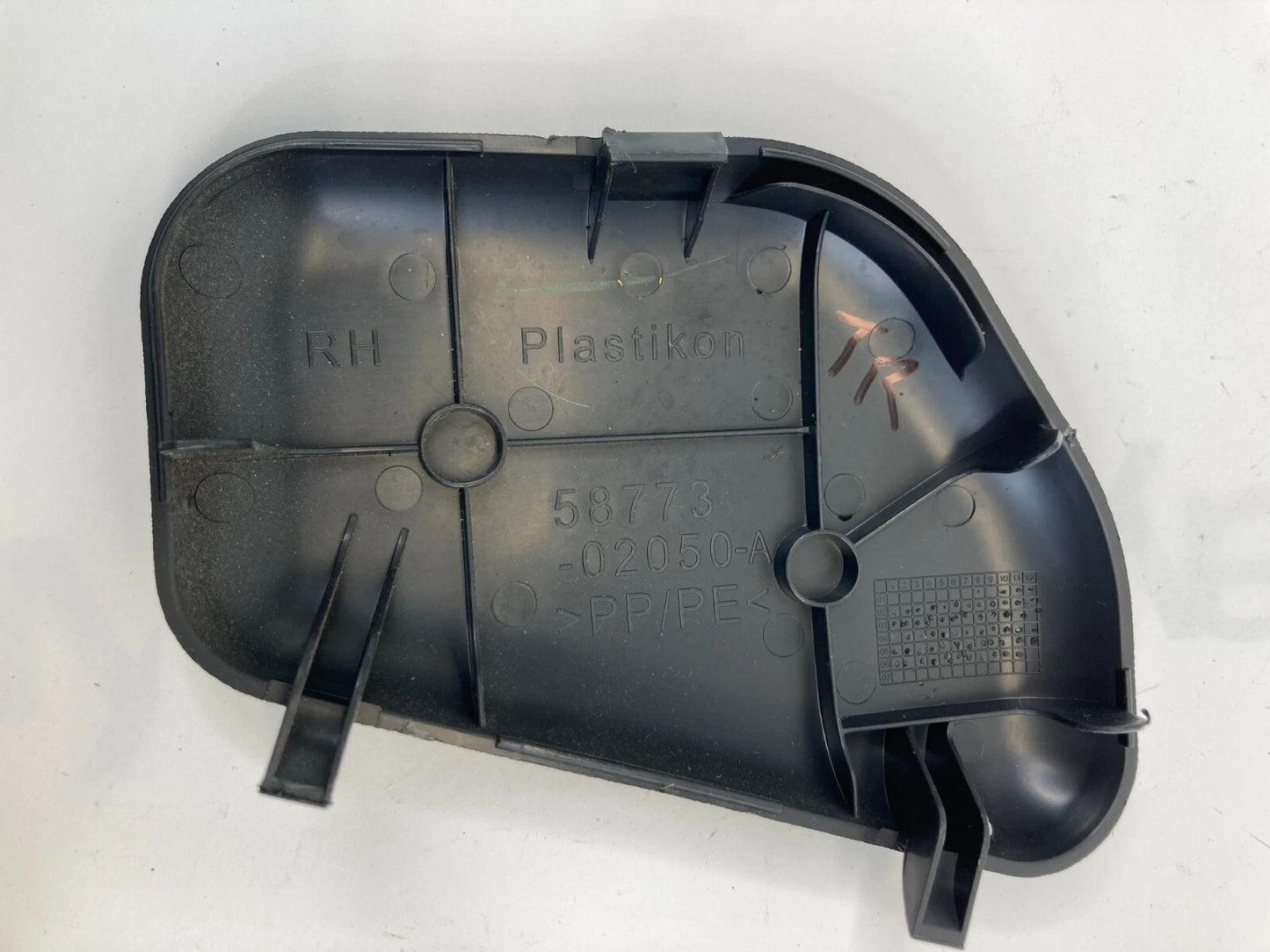 03-08 TOYOTA COROLLA TRUNK RIGHT SIDE LID INTERIOR COVER LUGGAGE 58773-02050-A