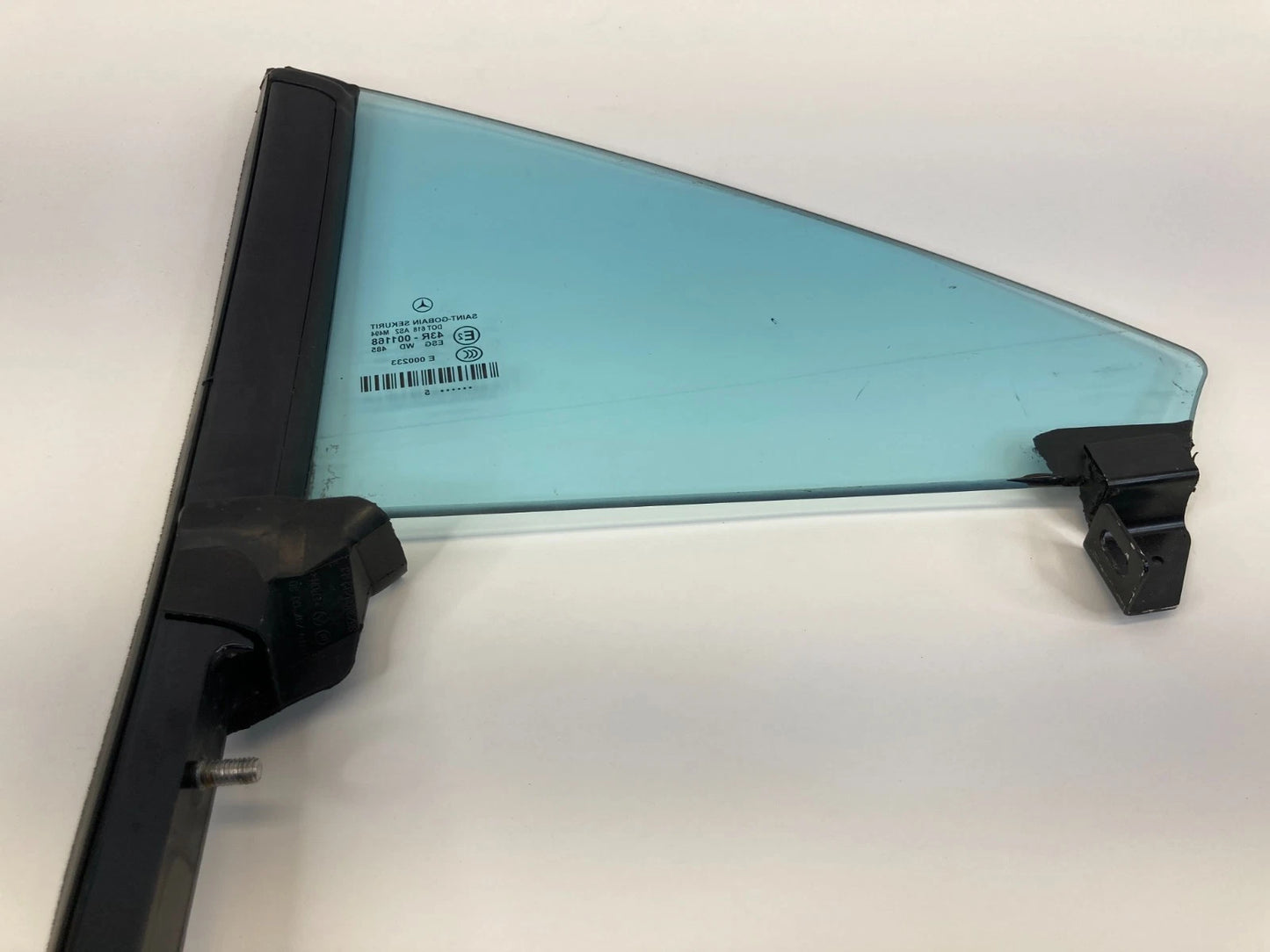 06 MERCEDES CLS500 REAR RIGHT SIDE BACK VENT QUARTER WINDOW GLASS A219-737-06-30