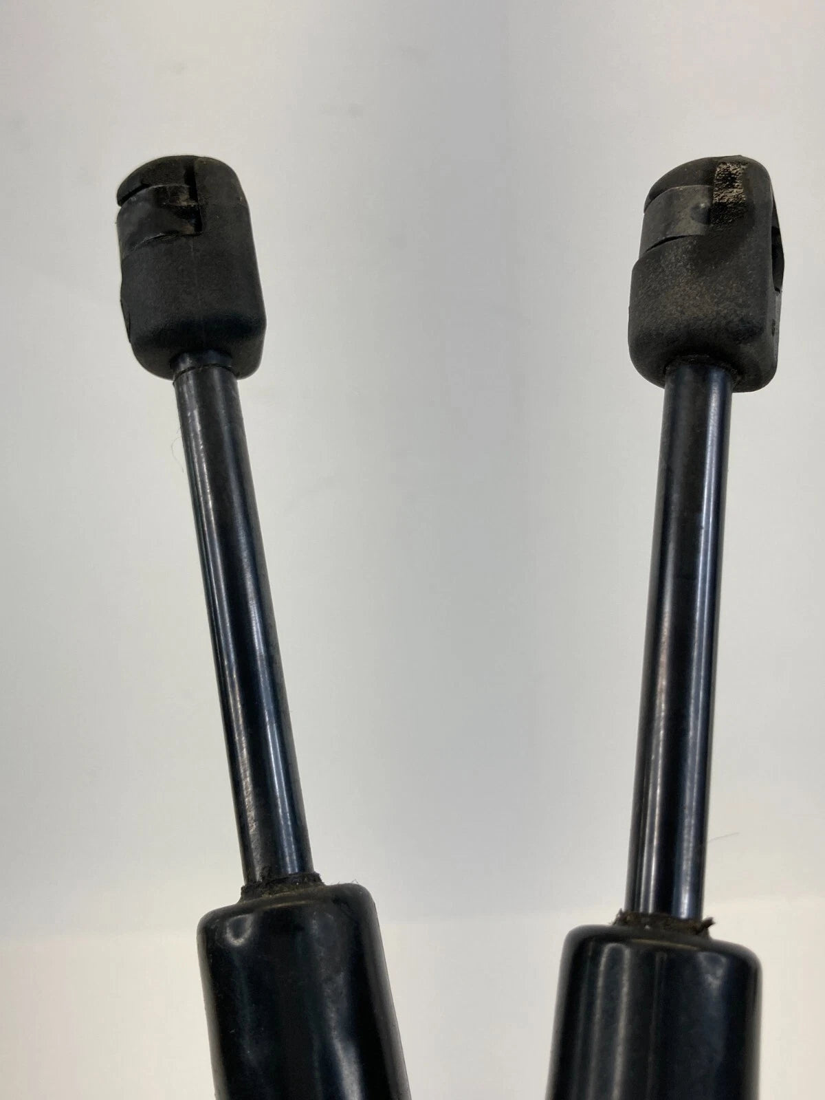 2005-2011 AUDI A6 SEDAN REAR TRUNK TAILGATE LID STRUT SHOCK PAIR SET 4F0-955-101