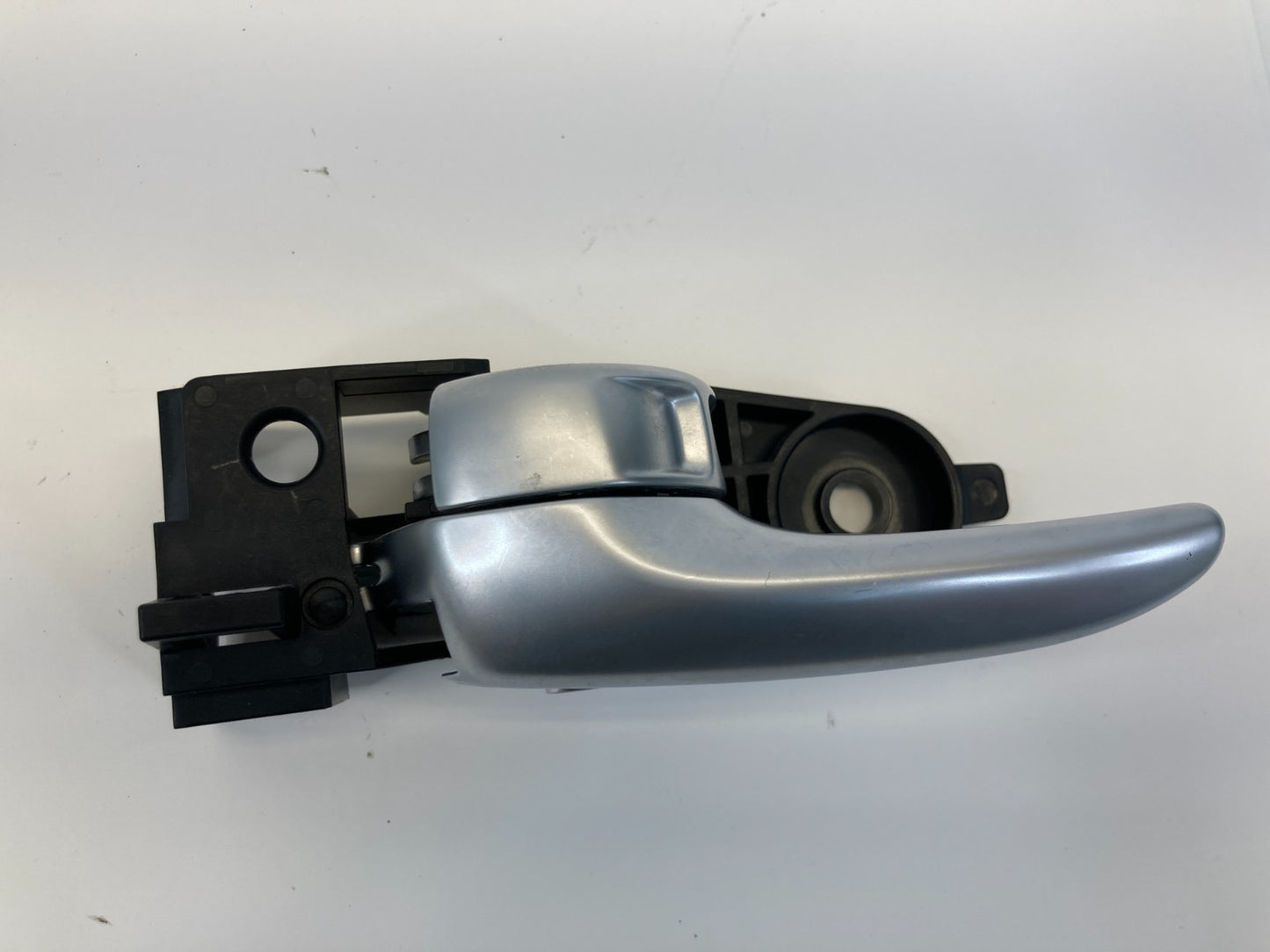 2015-2017 Chrysler 200 Rear Left Side Interior Inner Door Handle Assy 3038088