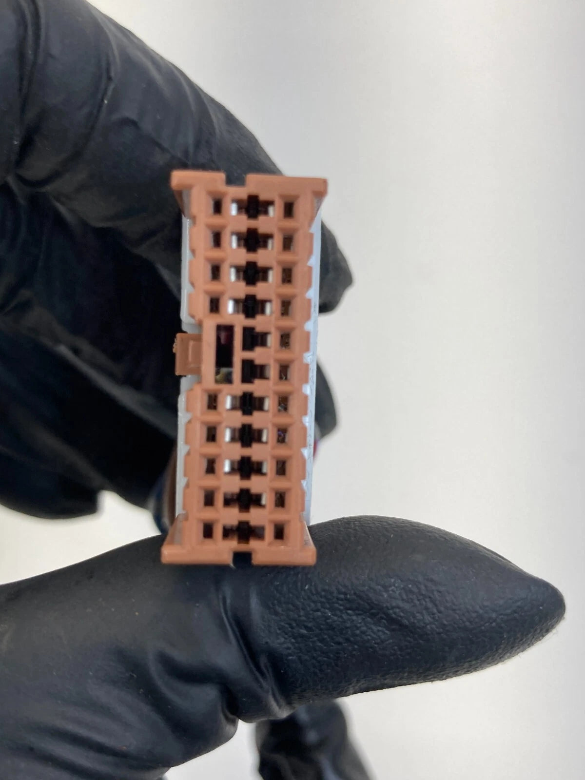 2008-2010 INFINITI QX56 FRONT CENTER CONSOLE WIRING HARNESS CABLE 24168-ZQ32A