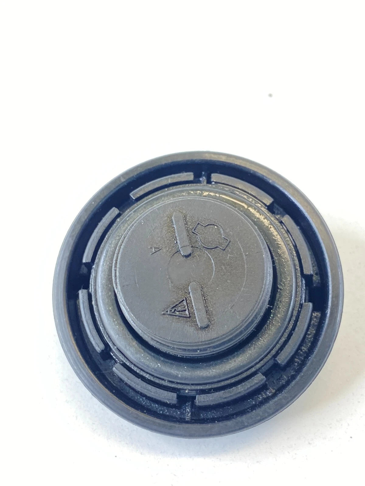 1998-2022 NISSAN ALTIMA 2.4L ENGINE OIL FILLER CAP LID COVER ASSEMBLY OEM