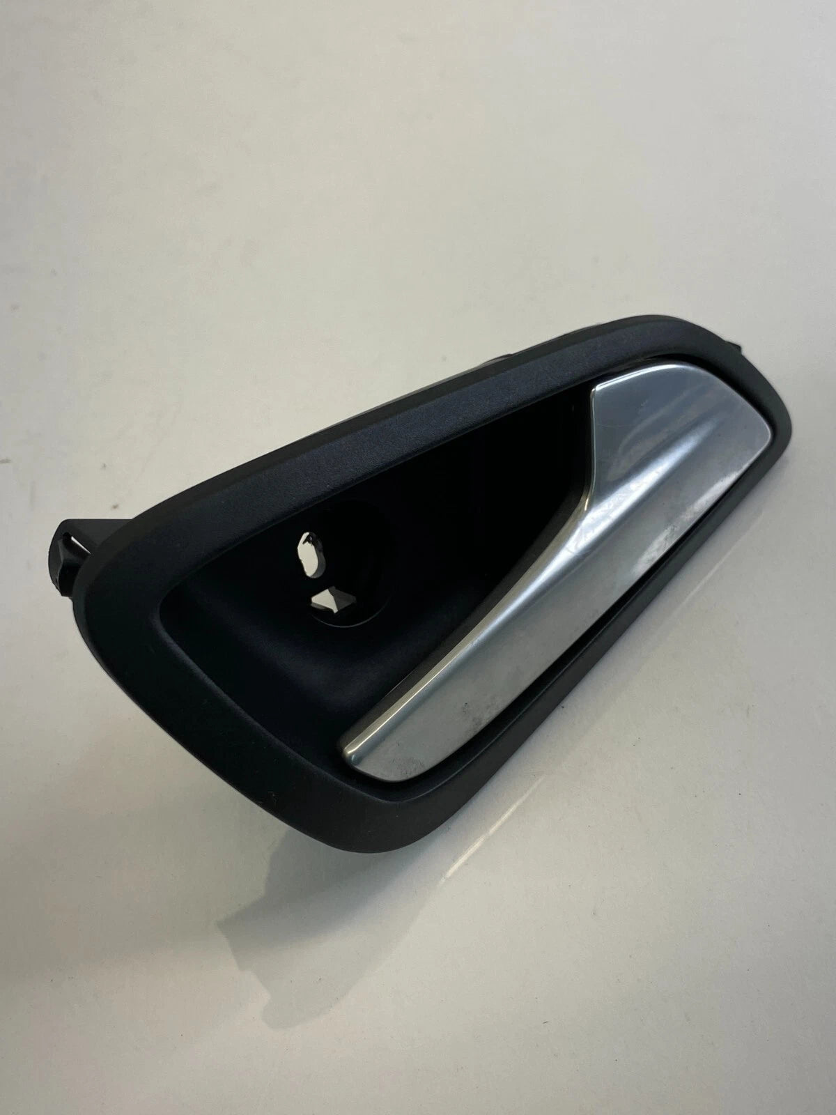 2012-2018 FORD FOCUS SEDAN FRONT RIGHT SIDE INNER DOOR HANDLE AM51-A22600-BDW