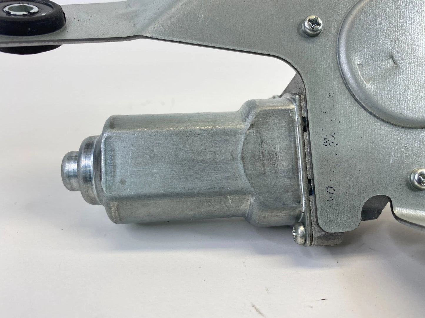2010-2017 CHEVROLET EQUINOX REAR WINDSHIELD WIPER MOTOR ASSEMBLY OEM A8925-945