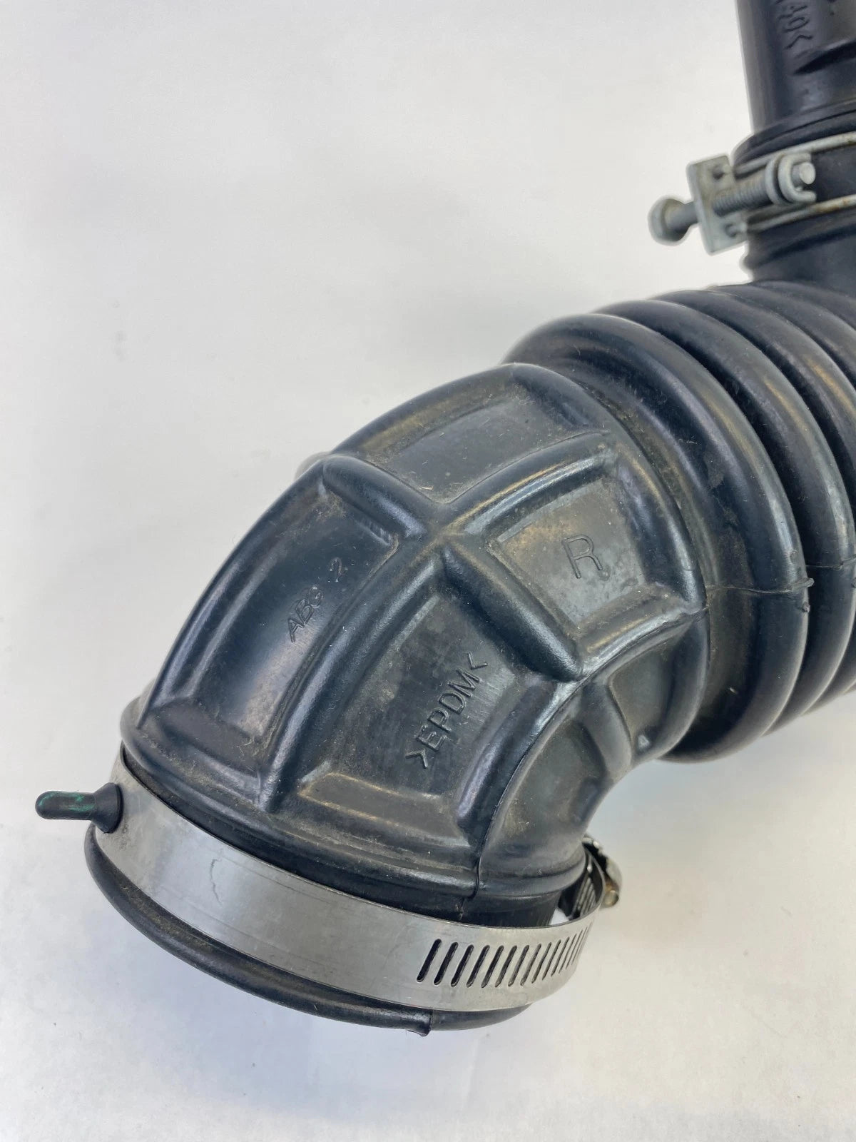 2013-2019 NISSAN SENTRA 1.8L ENGINE AIR CLEANER INTAKE HOSE DUCT OEM 3RC23