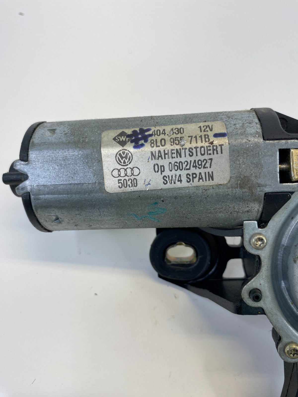 98-04 Audi A6 Quattro Wagon Rear Back Glass Wiper Motor Assembly 8L0955711B OEM