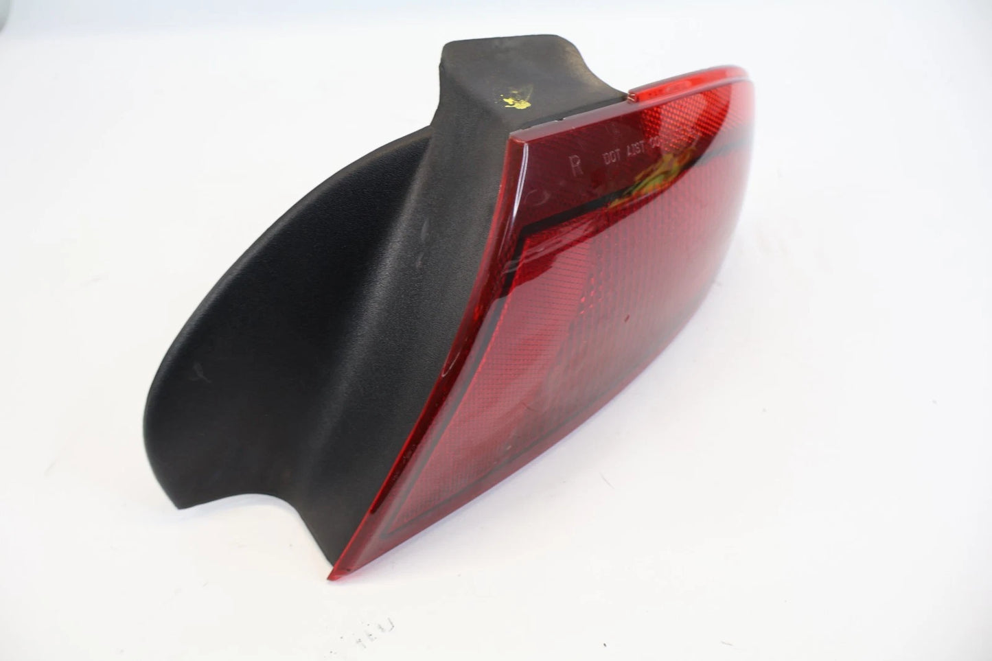 2000-2002 PONTIAC SUNFIRE COUPE 2 DOOR RIGHT SIDE TAIL LIGHT OUTER TAILLIGHT OEM