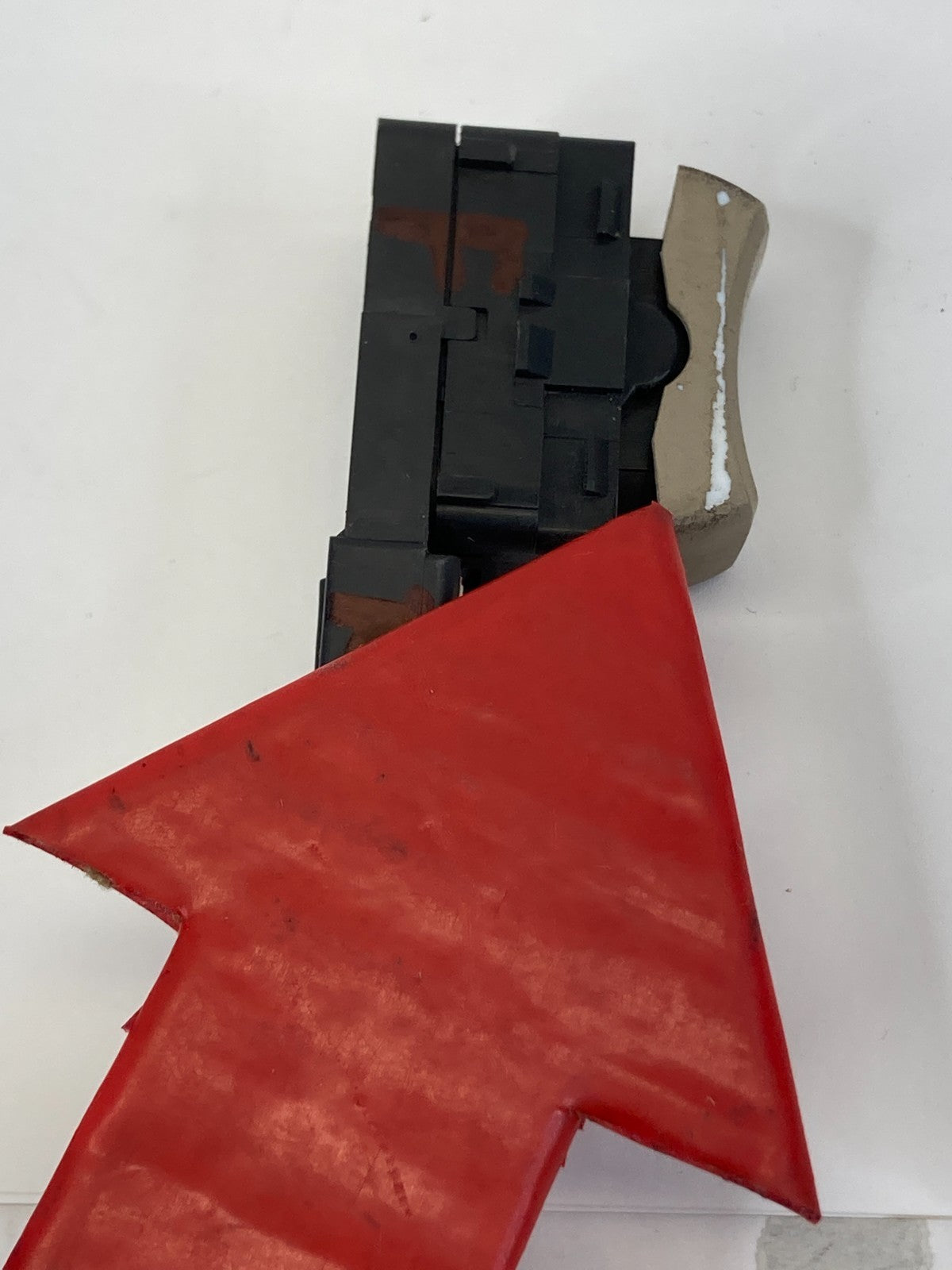 2006-2009 Cadillac SRX Front Right Seat Power Lumbar Control Switch 15210786 OEM