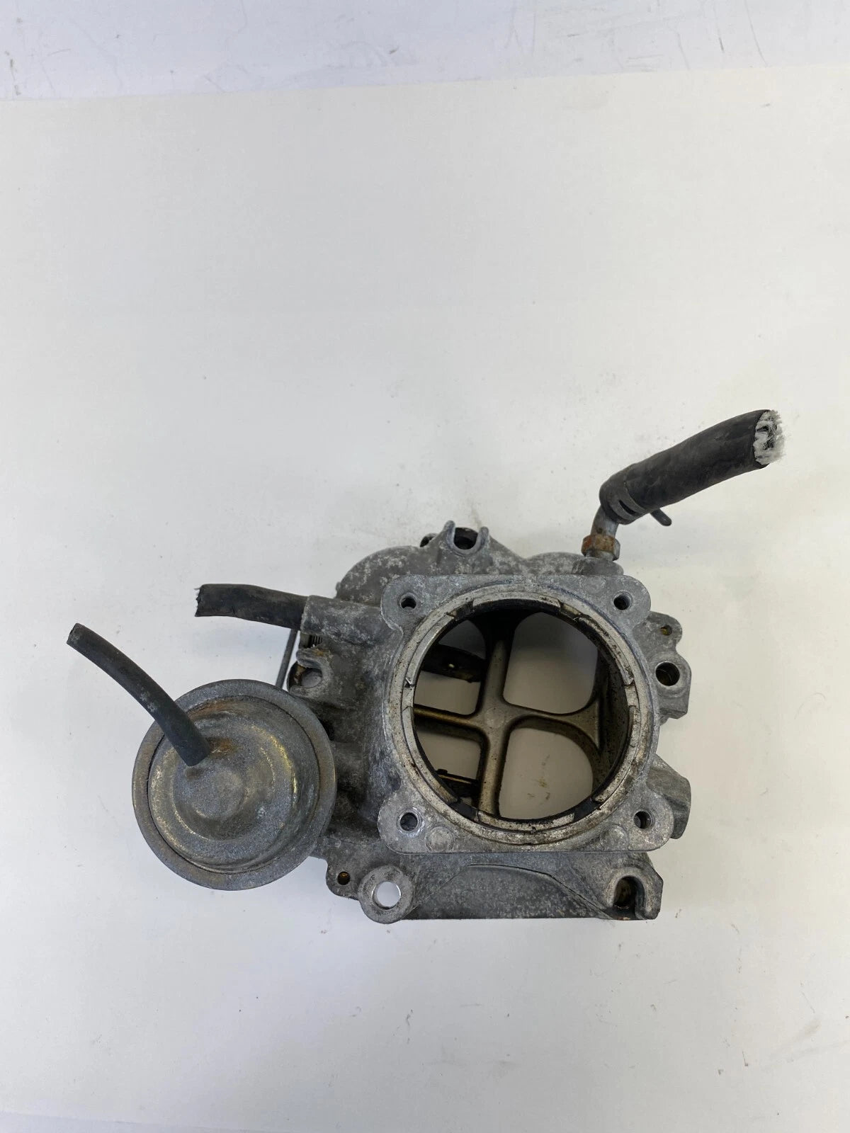 2002 2003 LEXUS ES300 TOYOTA CAMRY 3.0L V6 THROTTLE BODY HOUSING OEM