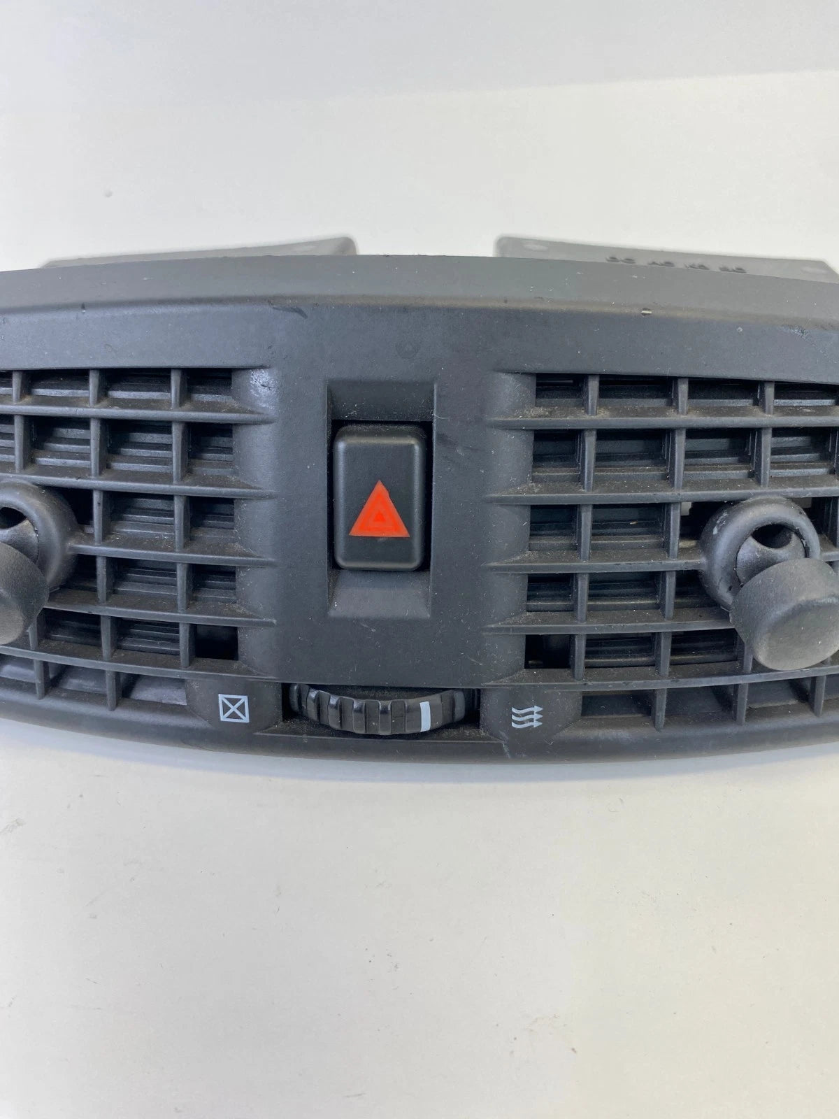 2004-2007 CADILLAC CTS CENTER DASH AC A/C HEATER AIR VENT GRILLE 25703804 OEM