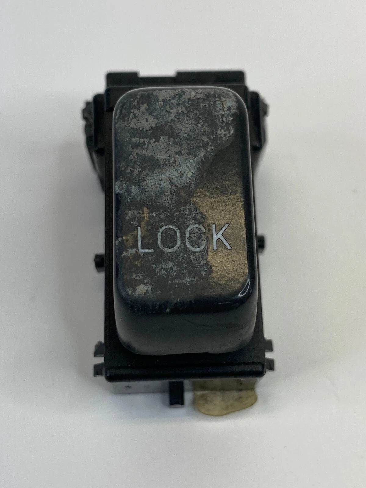 2000-2005 CADILLAC DEVILLE DOOR LOCK SWITCH BUTTON CONTROL 25664000 OEM