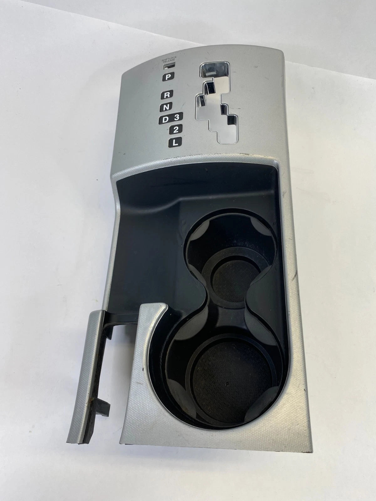 2007-2010 HYUNDAI ELANTRA CENTER CONSOLE SHIFTER BEZEL W/ CUP HOLDER 84650-2H100