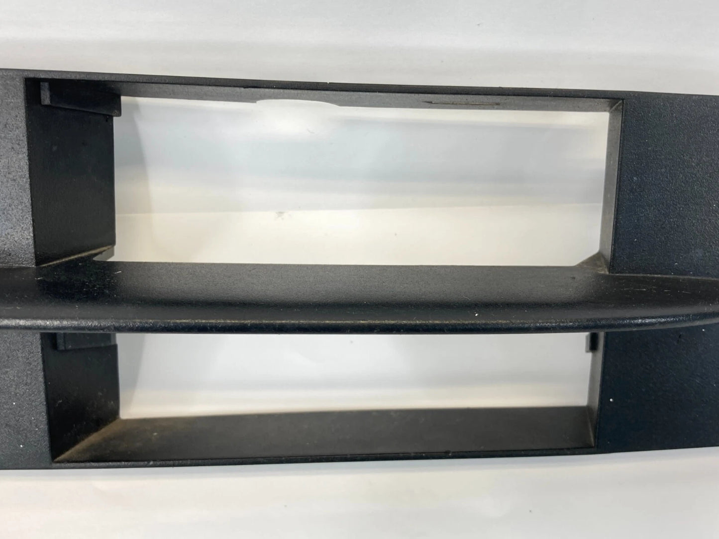 2004-2007 BMW 530I 525I FRONT LEFT SIDE FOG LIGHT LAMP COVER TRIM 5111-7049243