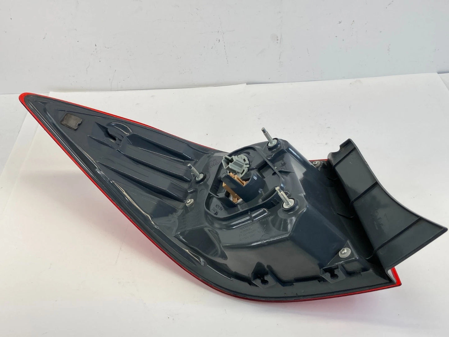 2014-2016 Toyota Corolla SEDAN Rear Right Side Tail Light Taillight Outer Lamp