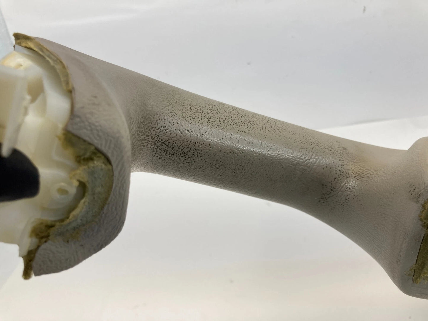 2002 2003 CHEVROLET TAHOE FRONT RIGHT SIDE DOOR ARMREST ARM REST PAD 15703702