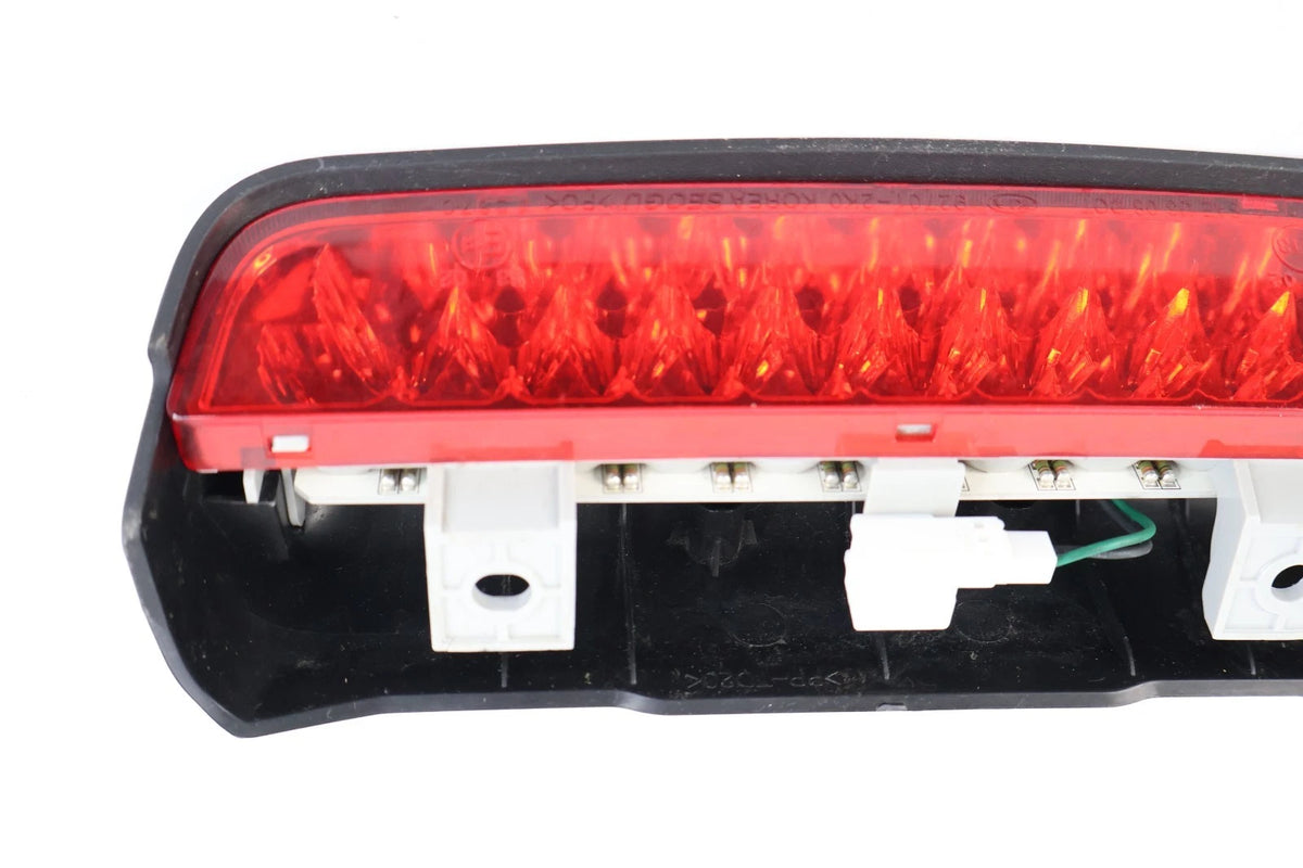 2010 11 12 2013 KIA SOUL REAR HIGH MOUNTED 3RD THIRD BRAKE LIGHT LAMP 92701-2K0