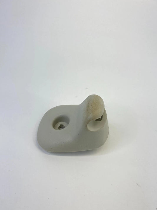 09 10 DODGE JOURNEY RIGHT PASSENGER SIDE SUN VISOR SUNVISOR RETAINER CLIP OEM