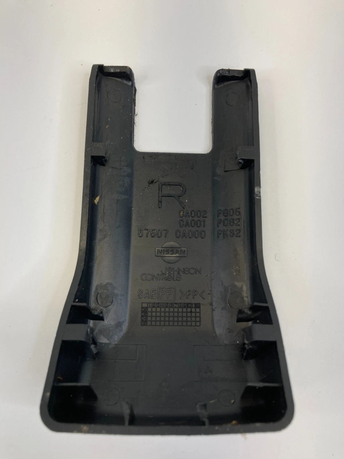 2003-2007 NISSAN MURANO RIGHT SIDE SEAT RAIL TRACK COVER TRIM BEZEL 87507-CA000