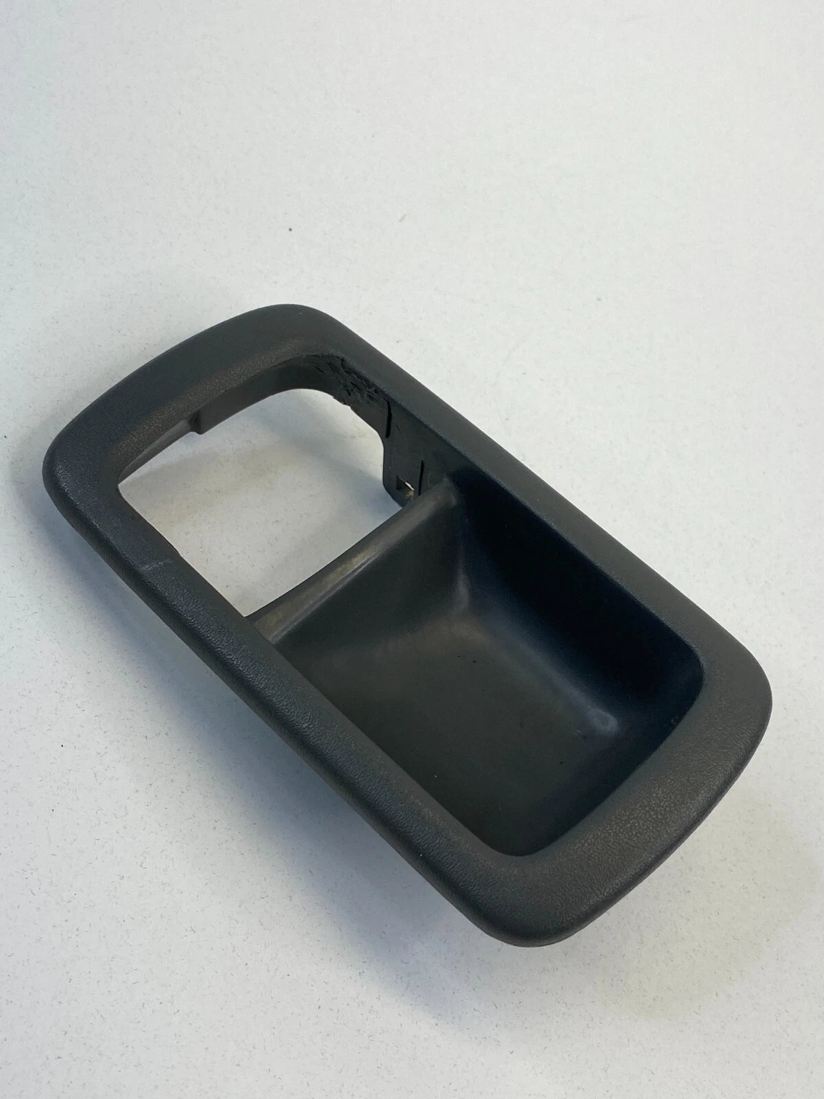 1992-1996 TOYOTA CAMRY FRONT RIGHT PASSENGER SIDE INNER DOOR HANDLE BEZEL TRIM