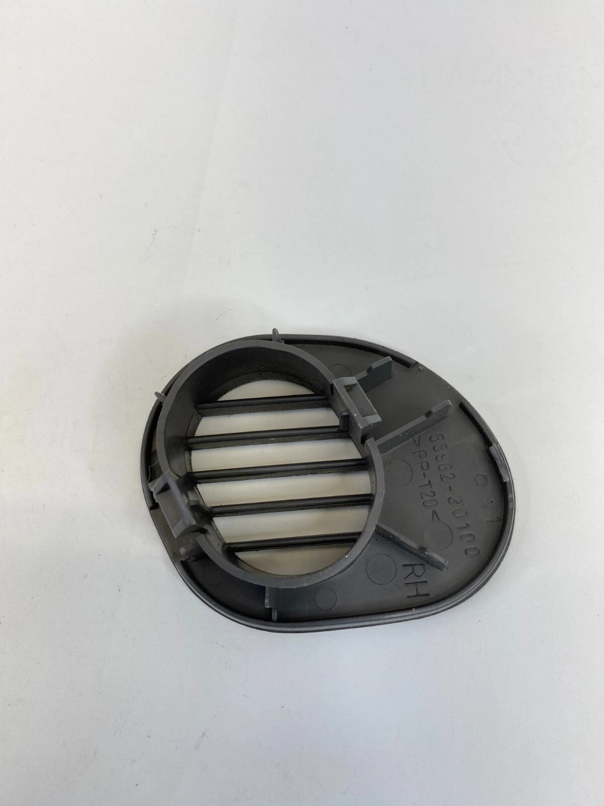 1998-2005 LEXUS GS300 DASH RIGHT SIDE DEFROST AIR VENT GRILLE 55962-30100 OEM
